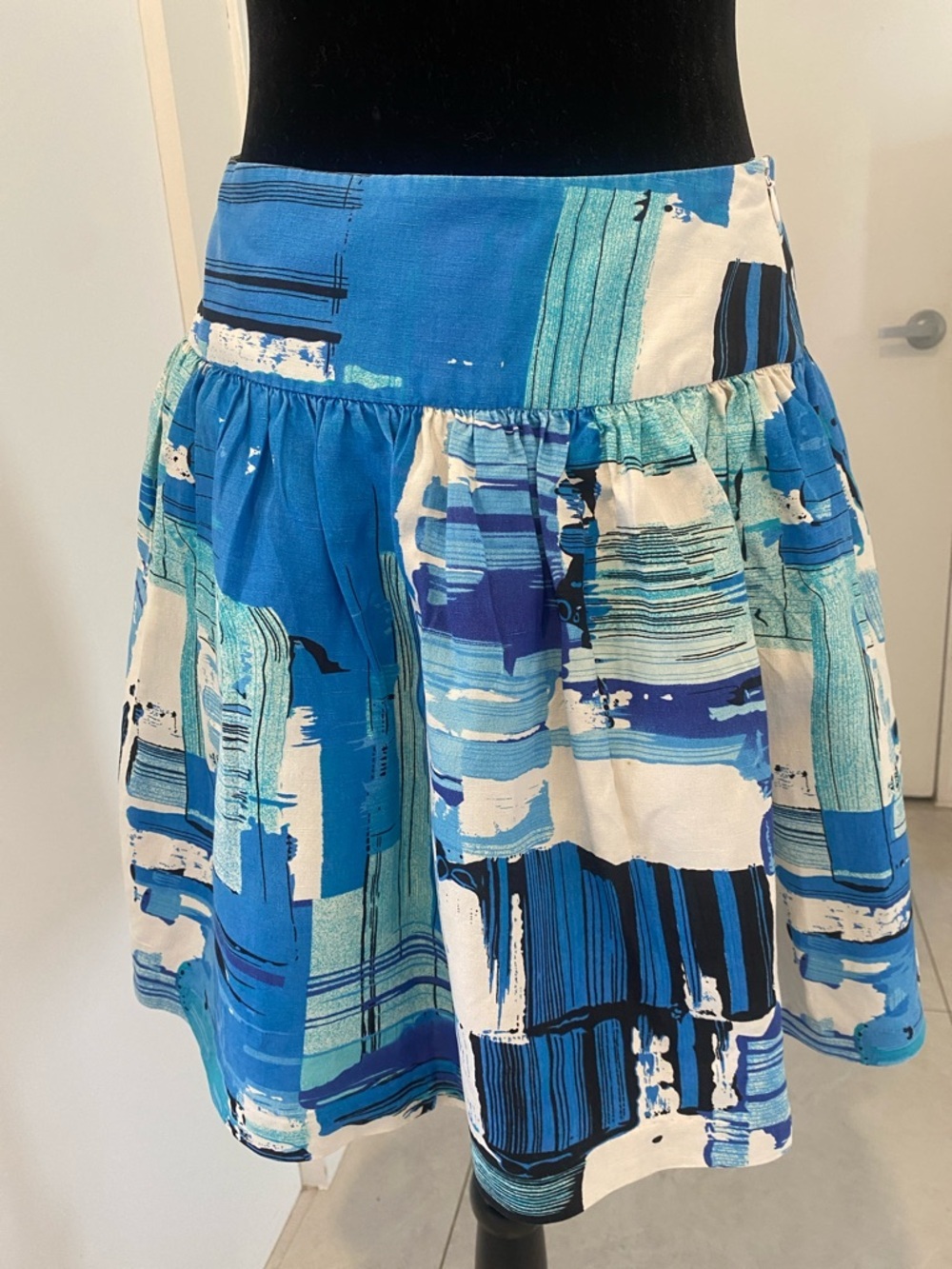 KENZIE Silk & Cotton mini-skater skirt abstract design multi blues Size 4